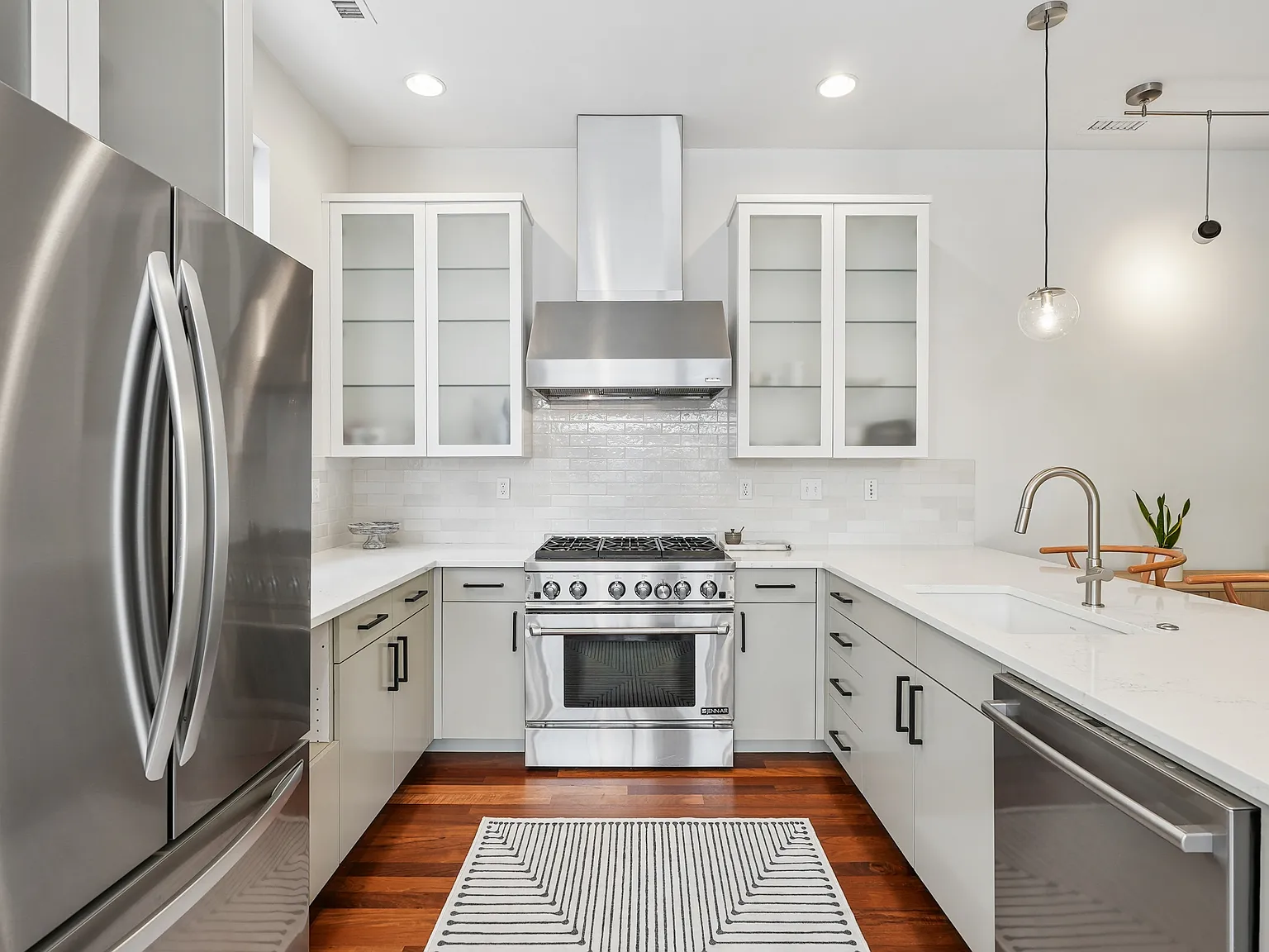 2 bed, 2.5 bath, 1489 sqft, $3,895 — Photo 4