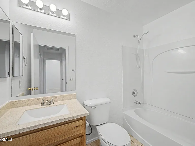 7027 W Lincoln St — Photo 19