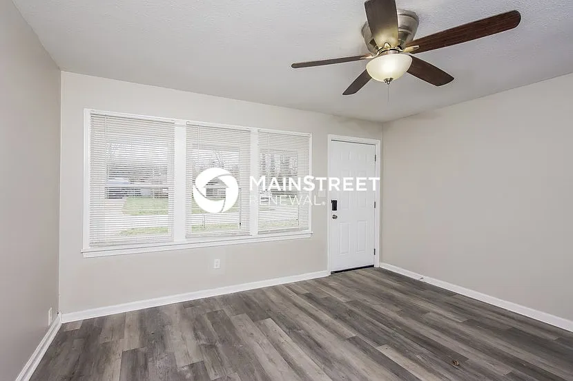 7412 Lesane Dr — Photo 3