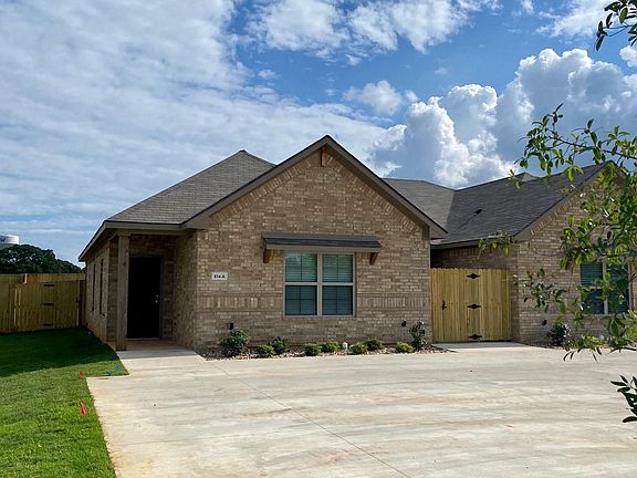 2nd image of 802 Hamilton Park Dr