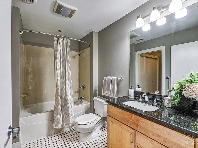 Zona Rosa Apartments — Photo 24