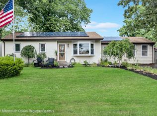 877 Salem Dr, Toms River, NJ 08753