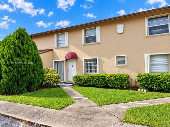 15280 SW 80th St APT 8, Miami, FL 33193
