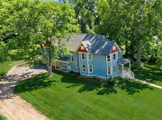 885 Geneva Rd, St Charles, IL 60174