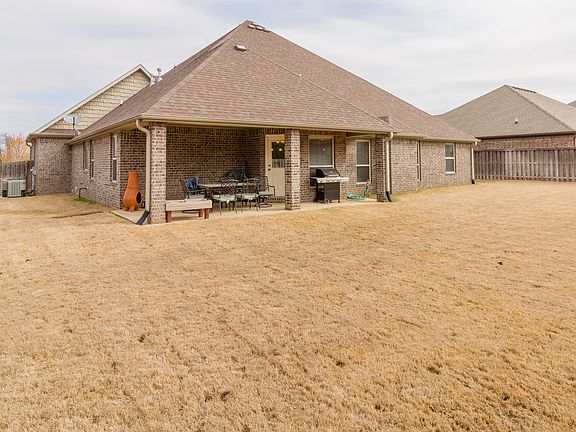 4th image of 6112 W Bainbridge Dr