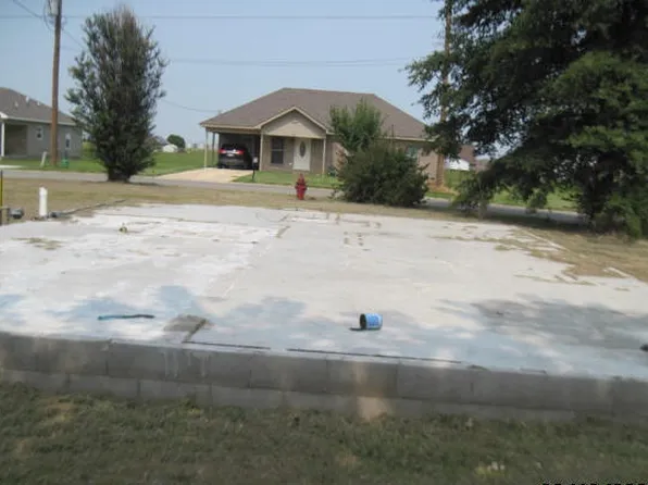 1201 Country Ln, Harrisburg, AR 72432