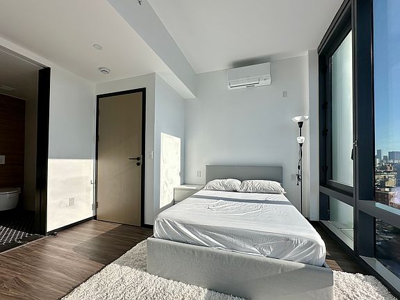 5th image of 410 W 126th St #1705