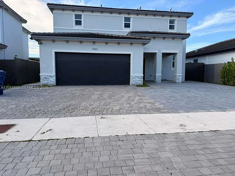 13623 SW 184th Ter — Photo 5
