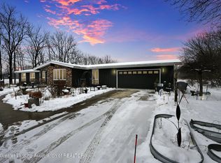 1615 E Haslett Rd, Williamston, MI 48895
