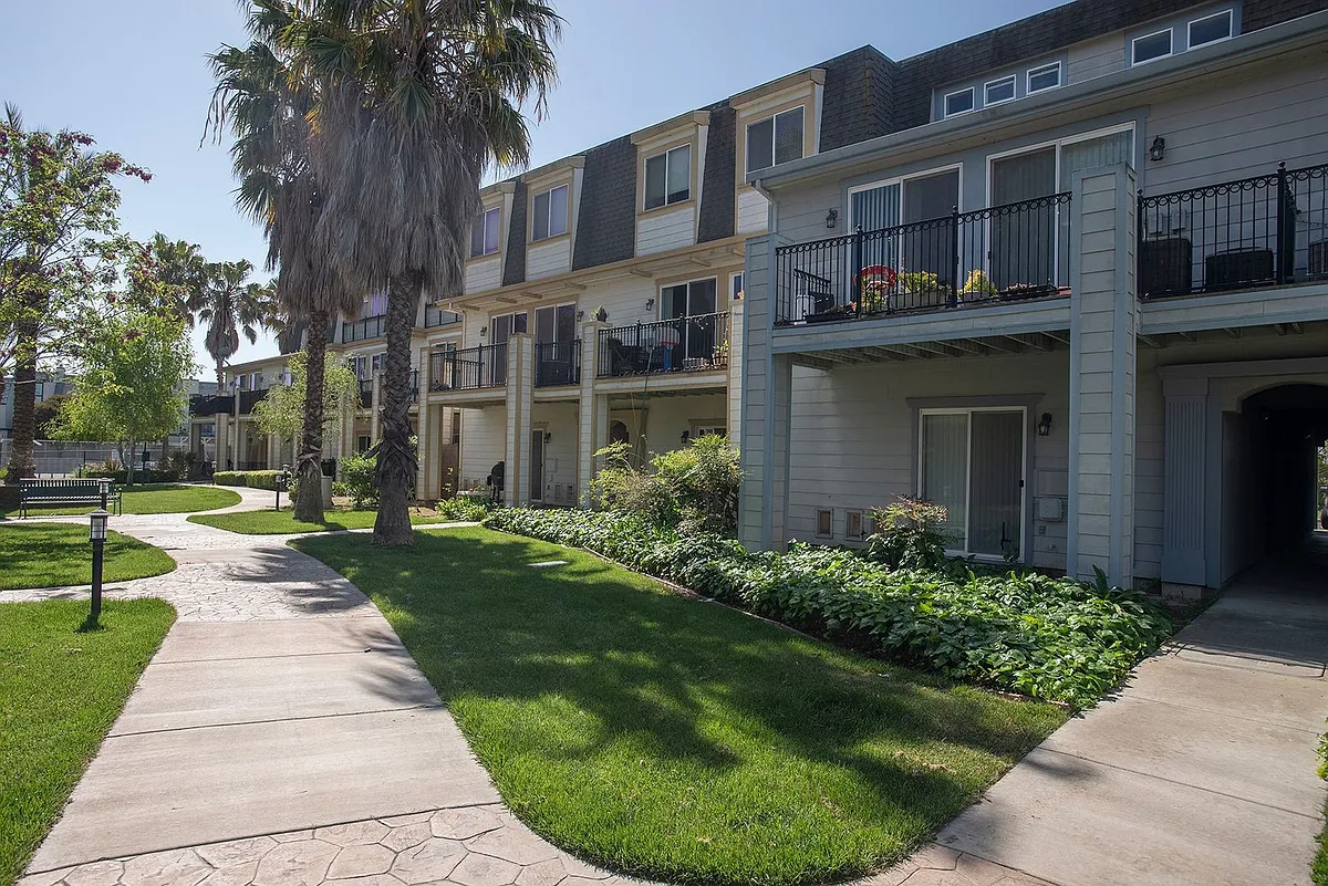 Building Photo - Mariner Estates