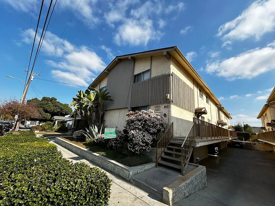 850-852 Orizaba Ave