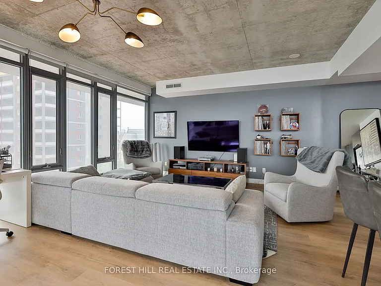 95 Bathurst St #522 — Photo 12