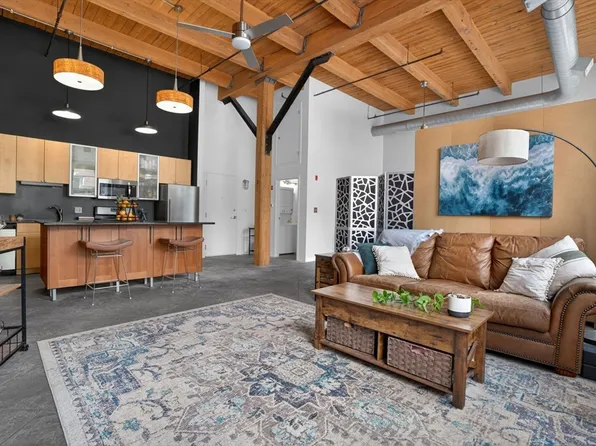 60 Dudley St APT 221, Chelsea, MA 02150