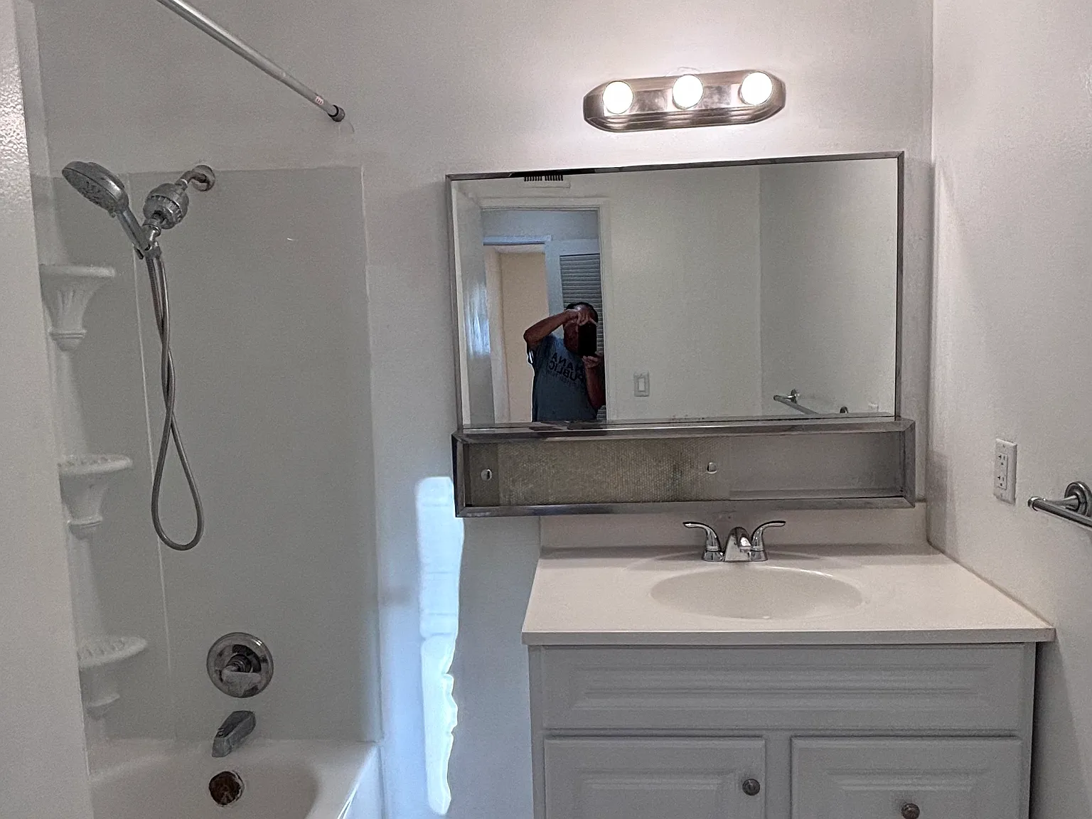 2 bed, 850 sqft, $2,350 — Photo 4