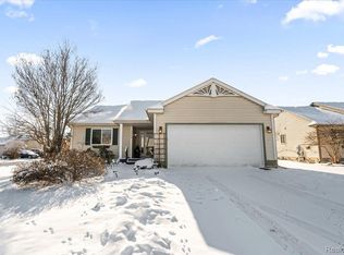 2644 Thistlewood Dr, Howell, MI 48843