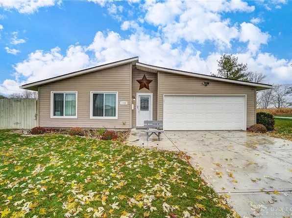 1058 Columbus Hines Way, New Lebanon, OH 45345