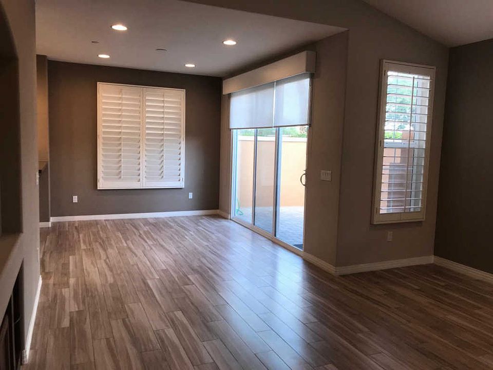 1st image of 52090 Rosewood Ln