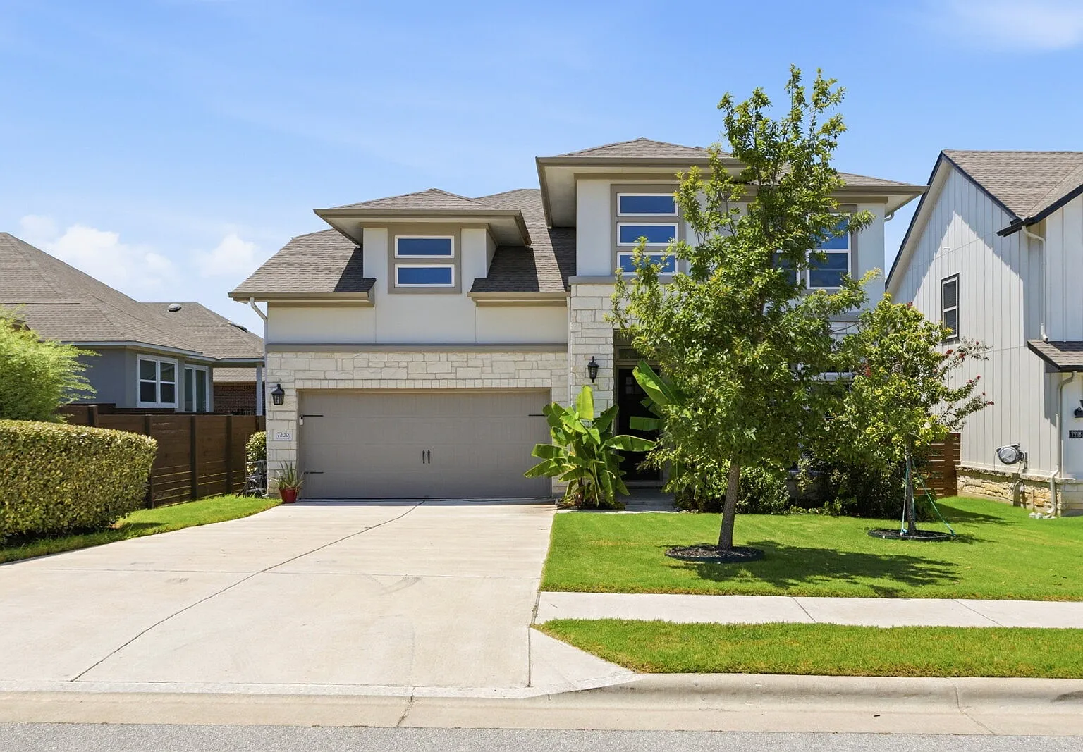 4 bed, 3.5 bath, 2817 sqft, $4,000 — Photo 1
