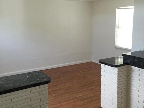 3rd image of 1414 N Seacrest Blvd