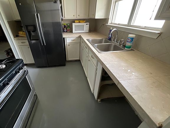3rd image of 5107 Brookmeade Dr