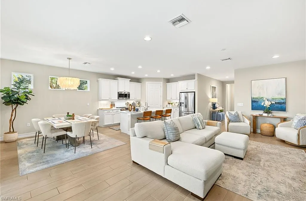 4 bed, 2.0 bath, 2046 sqft, $5,500 — Photo 3