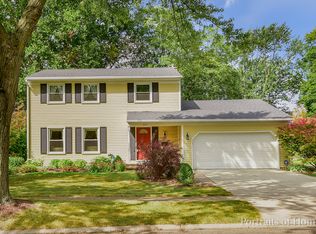 233 James Ln, Naperville, IL 60540
