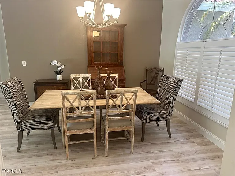 8850 Creek Run Dr — Photo 6