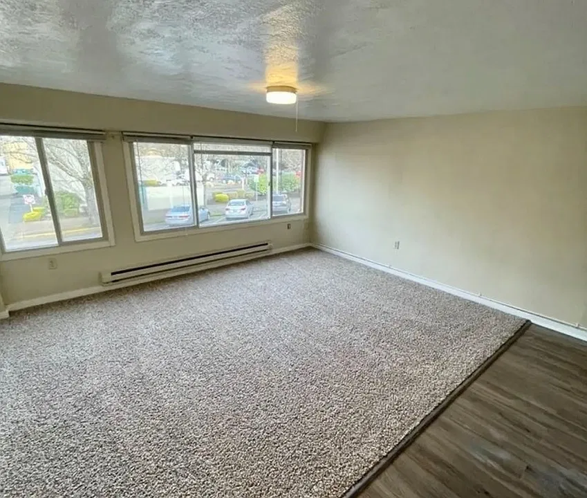 210 SW Jefferson Ave #8
