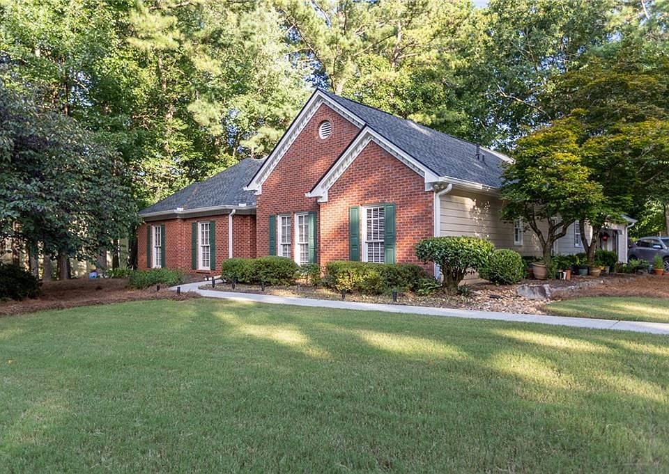 1st image of 5677 Fairwood Dr NW