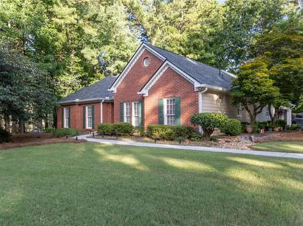 5677 Fairwood Dr NW, Acworth, GA 30101