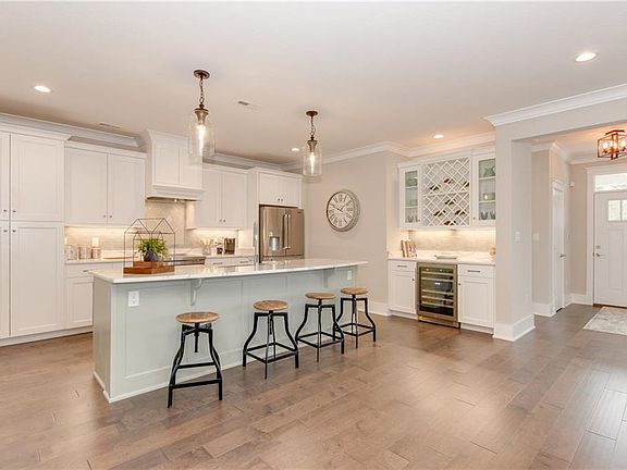 4th image of 115 Creek Ln