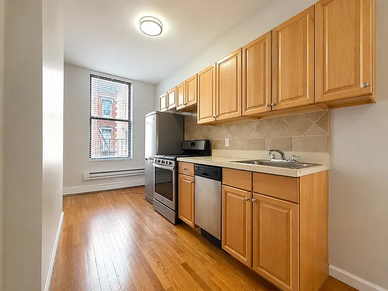 4 Bleecker St #3 — Photo 2