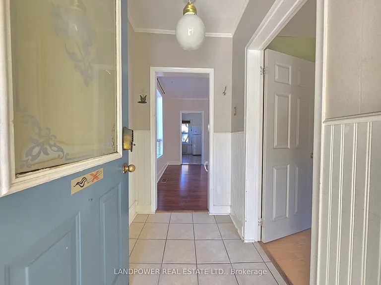 451 Ontario St #MAIN FLOOR — Photo 2