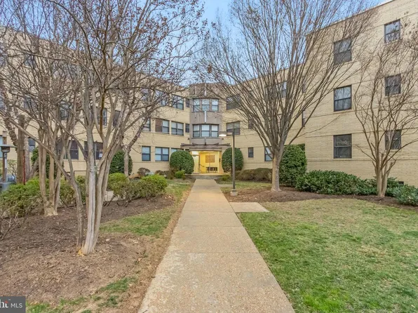 212 Oakwood #B1, Washington, DC 20032