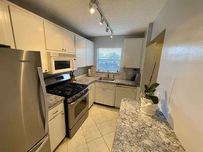 2850 59th St S #104 — Photo 5