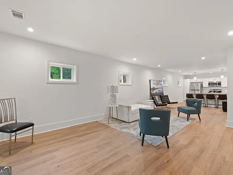 636 Francis Pl NW #B — Photo 7