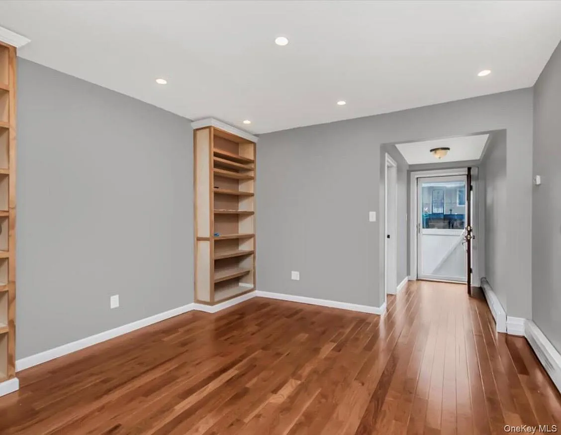 3 bed, 1.0 bath, 1344 sqft, $3,500 — Photo 1