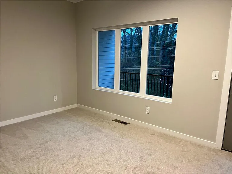 1445 Walker Pl SE — Photo 3