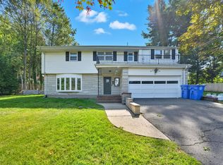 40 Magnolia Ave, Tenafly, NJ 07670