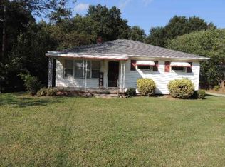 306 N Main St, Campobello, SC 29322