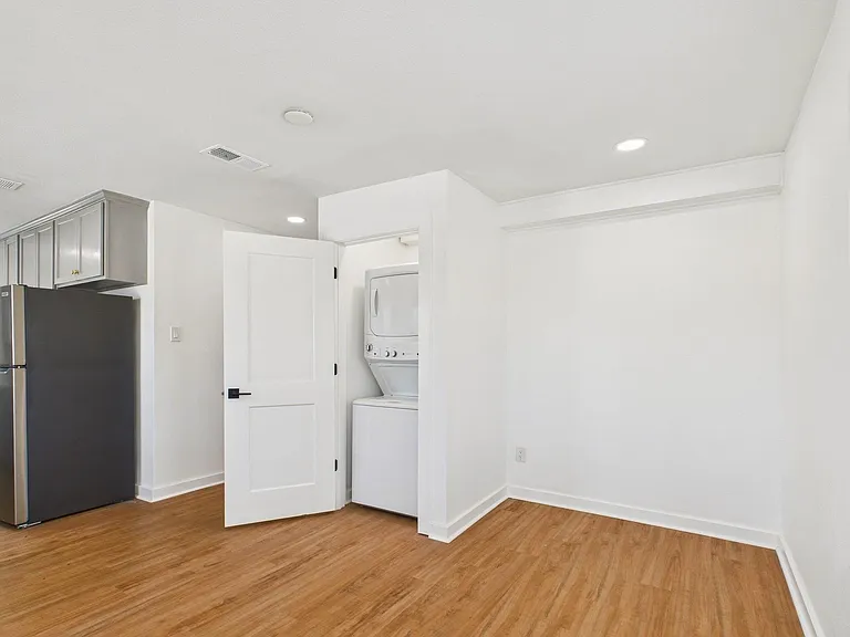 4501 College Main St #4 — Photo 8