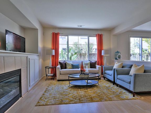 2nd image of 2137 Kingsbury Cir
