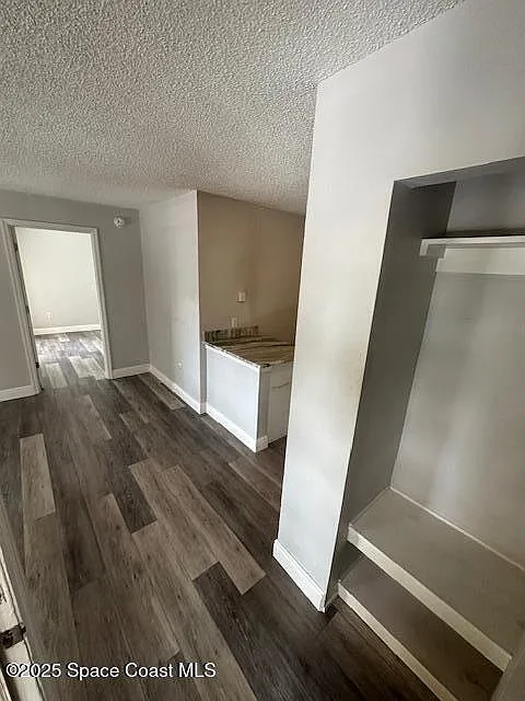 1 bed, 1.0 bath, 489 sqft, $1,300 — Photo 3