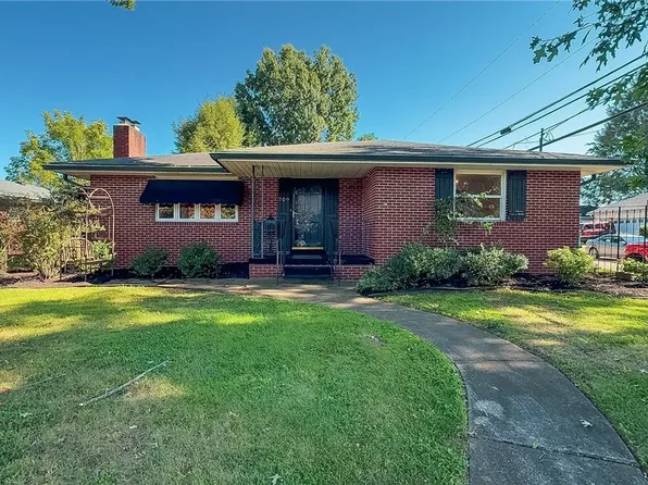 709 37th St, Vienna, WV 26105