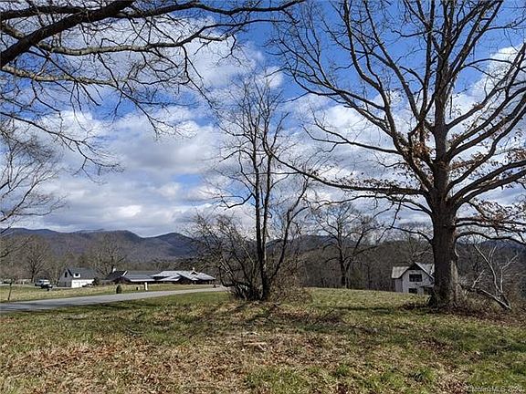 2nd image of 8 Majestic Oak Cir #1
