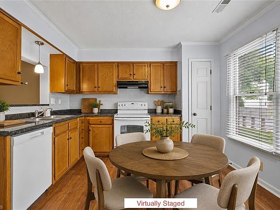 4th image of 4397 Baylor St