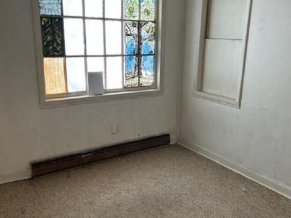 2nd image of 606 Barnes St