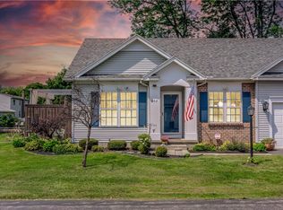 202 Twin Pines Ct, Rochester, NY 14616