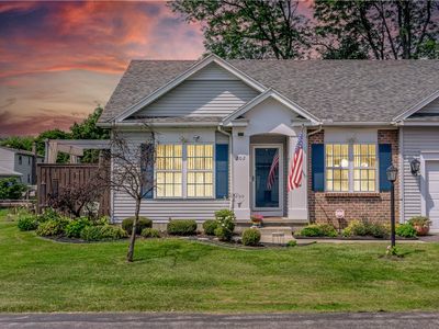 202 Twin Pines Ct, Rochester, NY, 14616