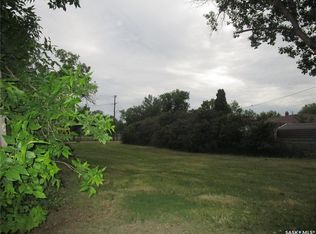 221 7th Ave E, Assiniboia, SK S0H0B0